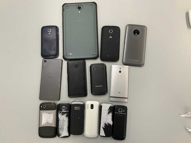 Diverse vintage telefoons(samsung, nokia, motorola) (14x) - afbeelding 5 van  5