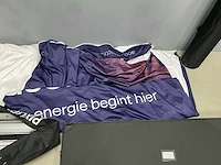Diverse vlag en reclamebanners - afbeelding 2 van  11