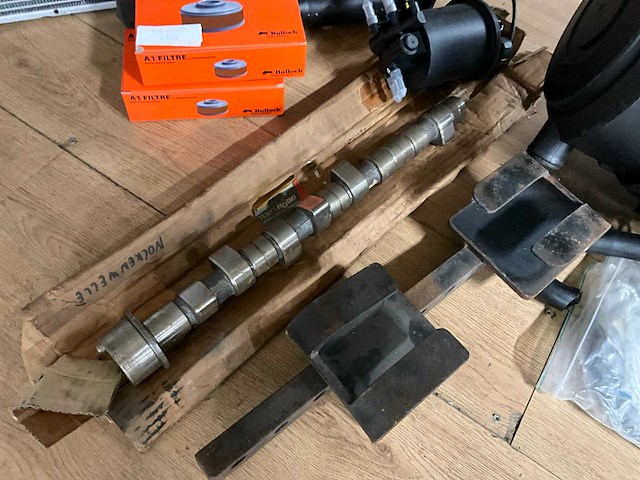 Diverse voertuig onderdelen - afbeelding 4 van  6