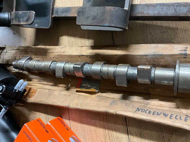 Diverse voertuig onderdelen - afbeelding 6 van  6