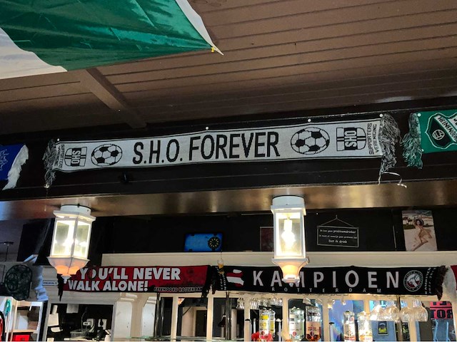 Diverse voetbal memorabilia - afbeelding 5 van  20