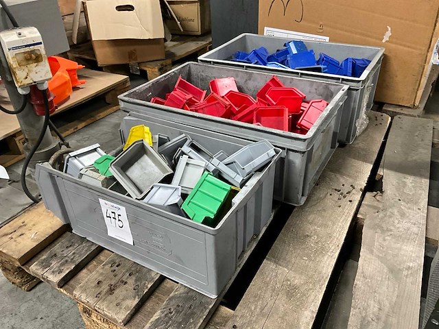 Diverse voorraad grijpbakjes - afbeelding 2 van  3