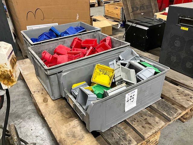 Diverse voorraad grijpbakjes - afbeelding 2 van  2