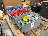 Diverse voorraad grijpbakjes - afbeelding 2 van  2