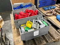 Diverse voorraad grijpbakjes - afbeelding 1 van  3