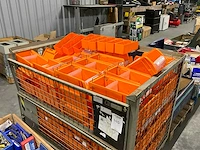 Diverse voorraad grijpbakken - afbeelding 2 van  6