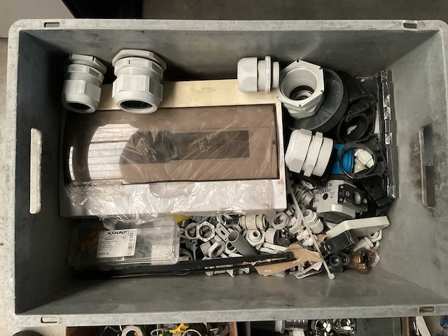 Diverse voorraden, overige metaalvoorraden - afbeelding 11 van  12