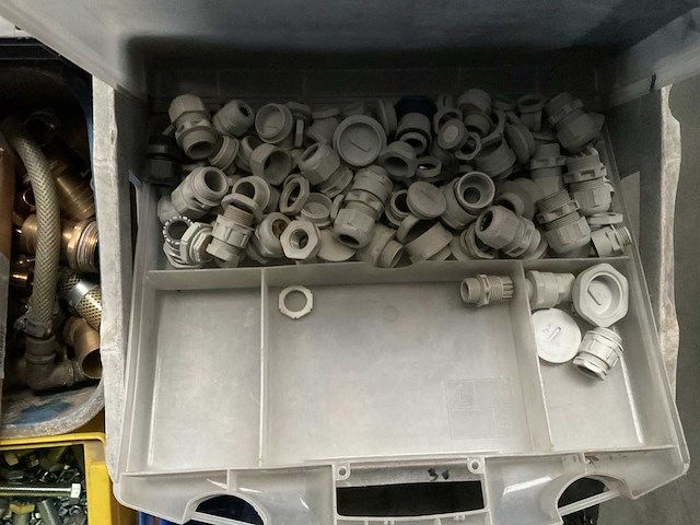 Diverse voorraden, overige metaalvoorraden - afbeelding 8 van  12