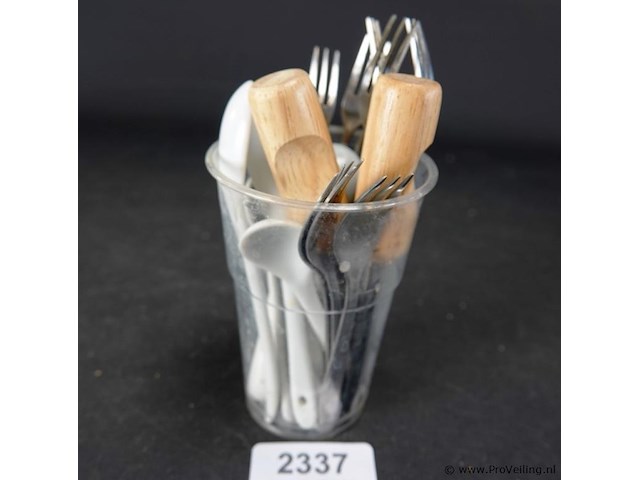 Diverse vorkjes en lepeltjes - afbeelding 1 van  5