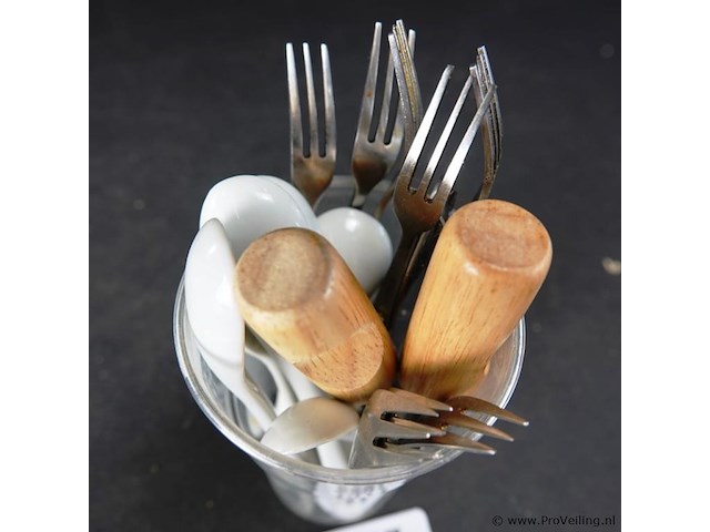 Diverse vorkjes en lepeltjes - afbeelding 3 van  5