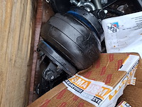 Diverse wagen montagedelen - afbeelding 2 van  7