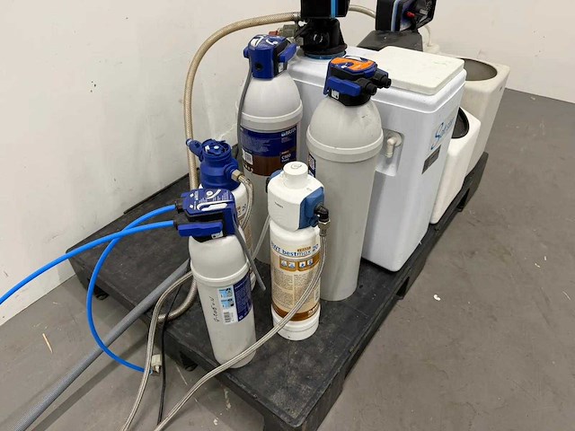 Diverse waterontharders en filters - afbeelding 1 van  3