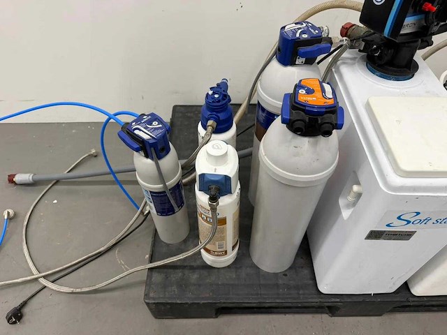 Diverse waterontharders en filters - afbeelding 2 van  3