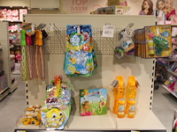 Diverse waterpret-speelgoed van o.a. super bubbles w.o. bellenblaas, bellenblaaszwaarden, waterballen en fr... - afbeelding 1 van  2