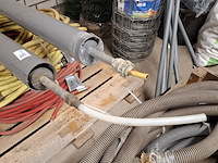 Diverse waterslangen en 2x standleiding water - afbeelding 3 van  9