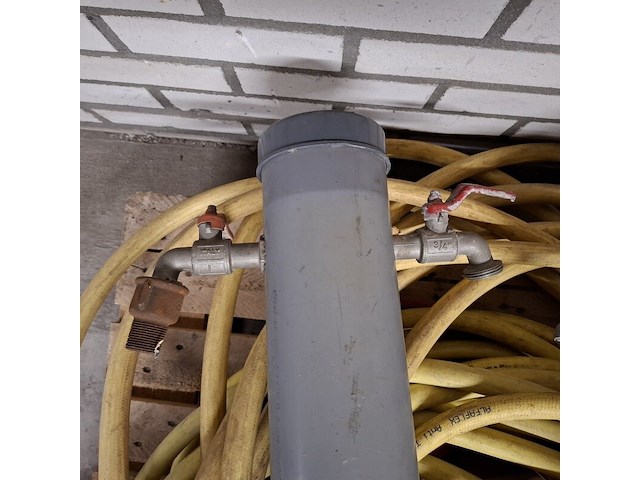 Diverse waterslangen en 2x standleiding water - afbeelding 5 van  9