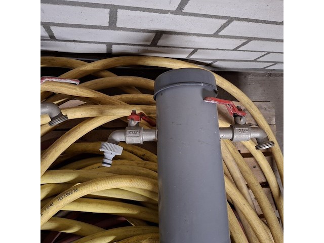 Diverse waterslangen en 2x standleiding water - afbeelding 6 van  9