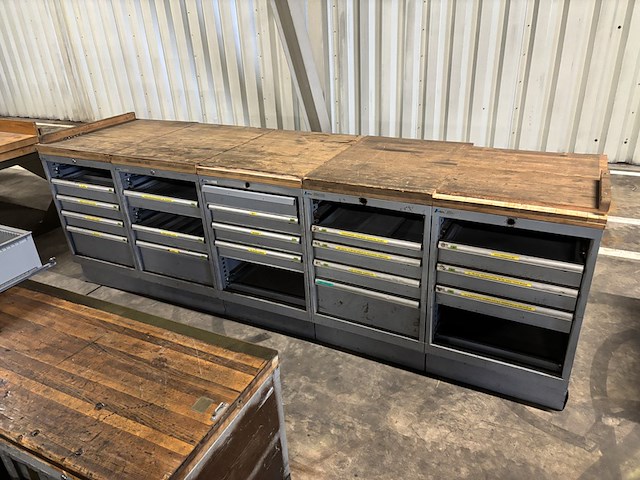 Diverse werkbanken en tafels - afbeelding 6 van  6