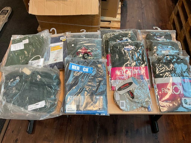 Diverse werkkleding (14x) - afbeelding 1 van  6