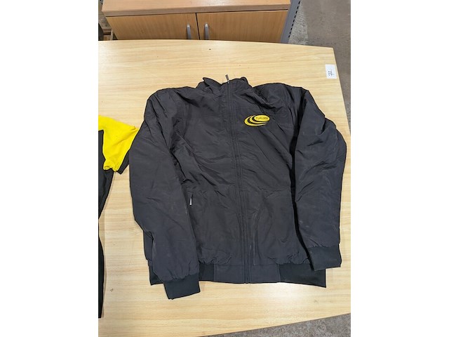 Diverse werkkleding en cabinematten - afbeelding 4 van  18