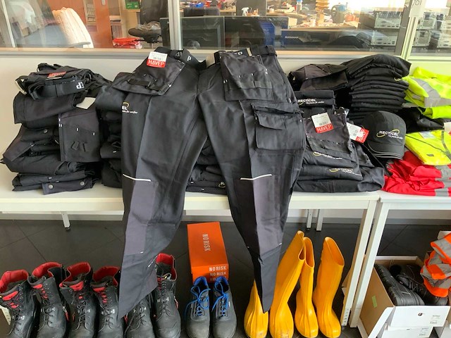 Diverse werkkleding - afbeelding 7 van  8