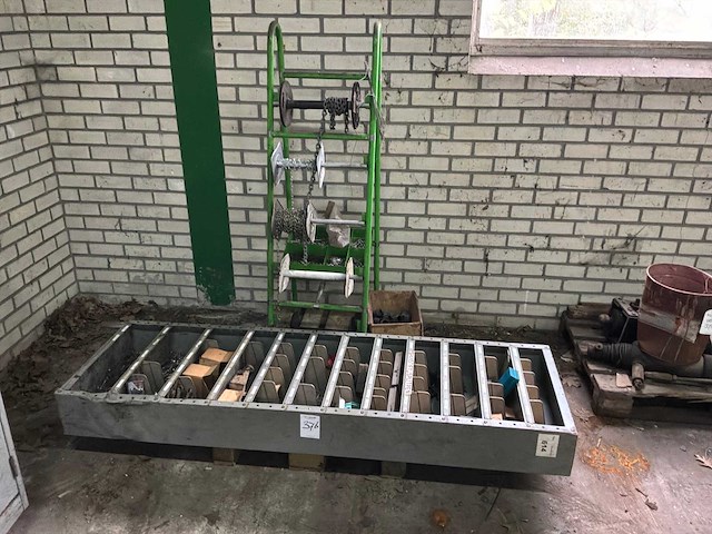 Diverse werkplaats inventaris - afbeelding 1 van  6