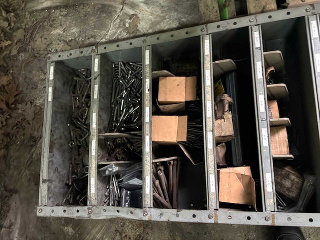 Diverse werkplaats inventaris - afbeelding 3 van  6