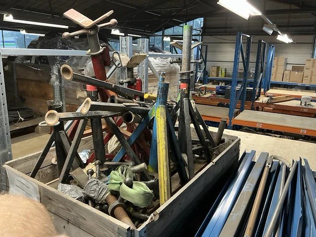 Diverse werkplaats toebehoren - afbeelding 4 van  7