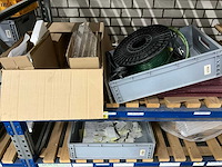 Diverse werkplaatsinventaris en machineonderdelen - afbeelding 8 van  14