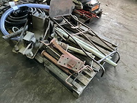 Diverse werkplaatsinventaris - afbeelding 4 van  11