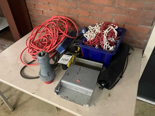 Diverse werkplaatsinventaris - afbeelding 1 van  5