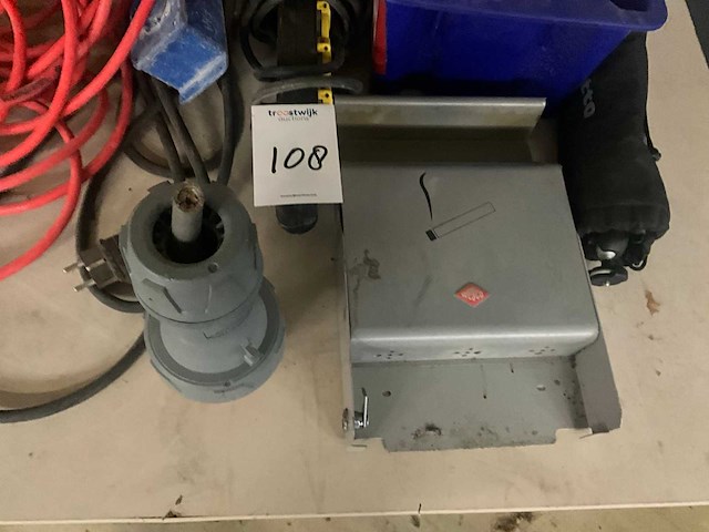 Diverse werkplaatsinventaris - afbeelding 4 van  5