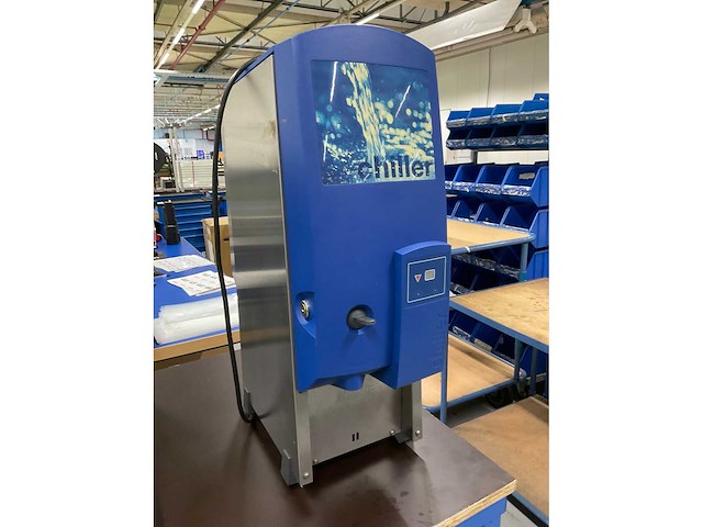 Diverse werkplaatsinventaris - afbeelding 4 van  5