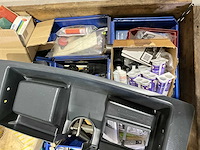 Diverse werkplaatsinventaris - afbeelding 2 van  3