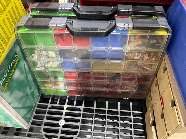 Diverse werkplaatsinventaris - afbeelding 10 van  10