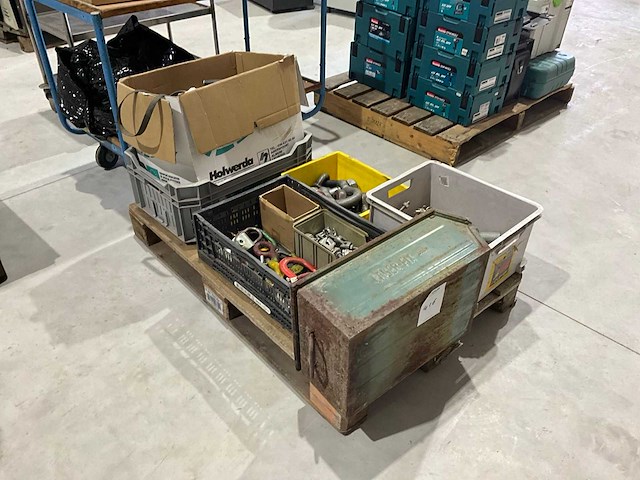 Diverse werkplaatsinventaris - afbeelding 1 van  5