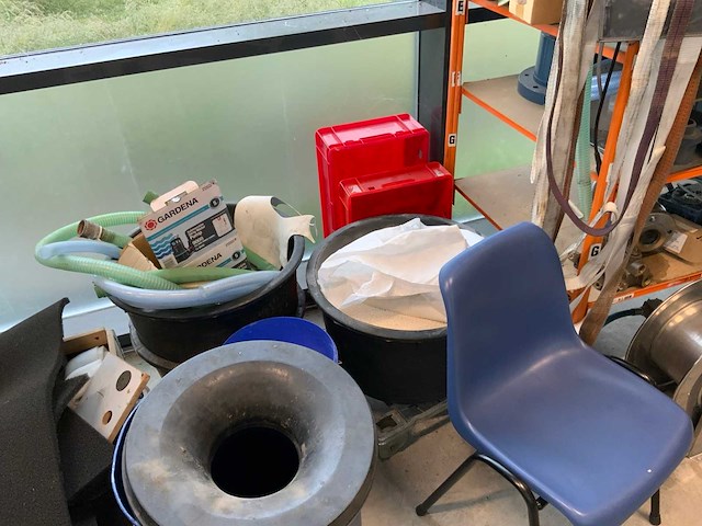 Diverse werkplaatsinventaris - afbeelding 13 van  24