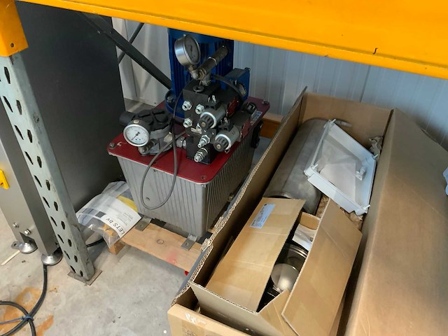 Diverse werkplaatsinventaris - afbeelding 19 van  24