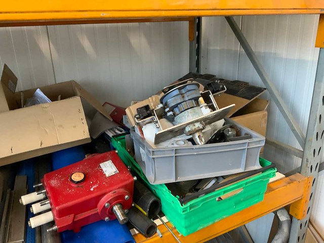 Diverse werkplaatsinventaris - afbeelding 22 van  24