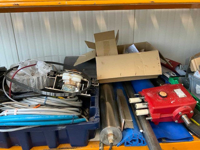 Diverse werkplaatsinventaris - afbeelding 23 van  24