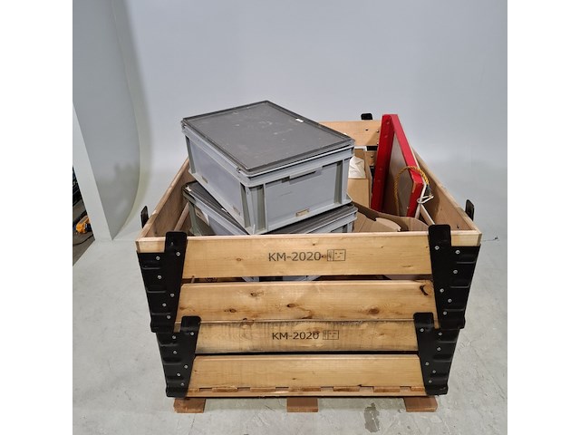 Diverse werkplaatsinventaris - afbeelding 1 van  10