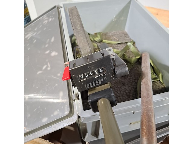 Diverse werkplaatsinventaris - afbeelding 5 van  10