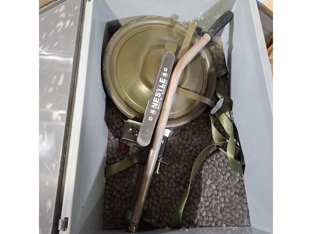 Diverse werkplaatsinventaris - afbeelding 6 van  10