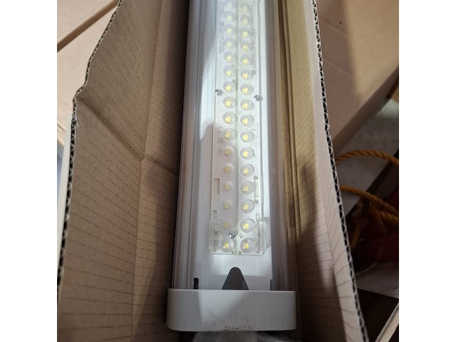 Diverse werkplaatsinventaris - afbeelding 8 van  10