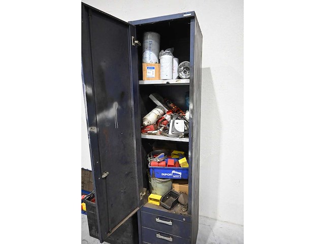 Diverse werkplaatskasten met (new holland) onderdelen en (sortimo) assortimentskisten - afbeelding 6 van  6