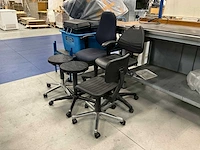 Diverse werkplaatskrukjes en stoelen (4x) - afbeelding 2 van  3