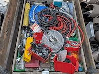 Diverse werkplaatsmateriaal - afbeelding 1 van  9