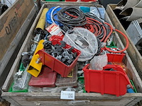 Diverse werkplaatsmateriaal - afbeelding 2 van  9