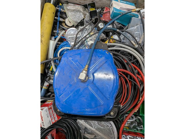 Diverse werkplaatsmateriaal - afbeelding 8 van  9