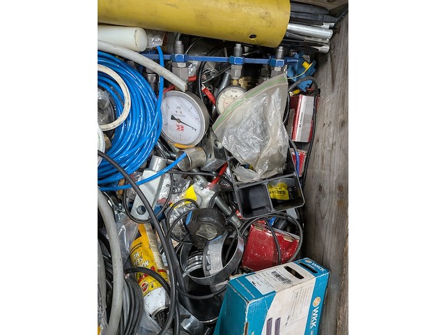 Diverse werkplaatsmateriaal - afbeelding 9 van  9